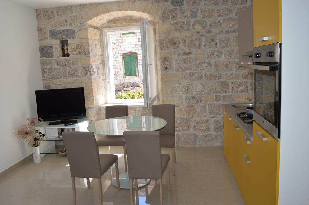 Mila Apartment Sinj Exterior foto
