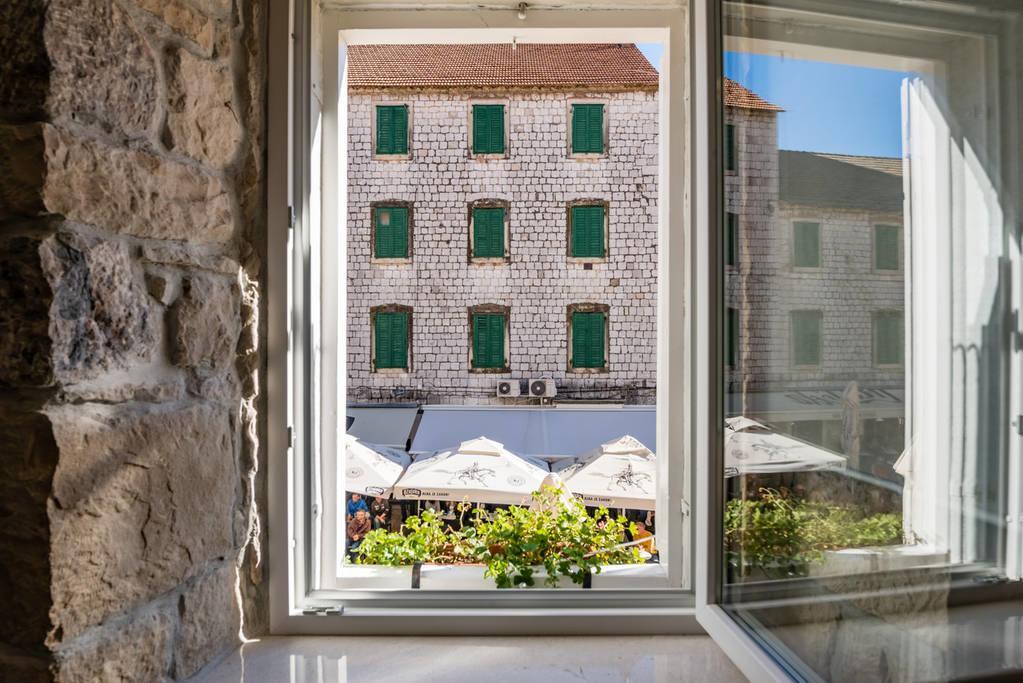 Mila Apartment Sinj Exterior foto