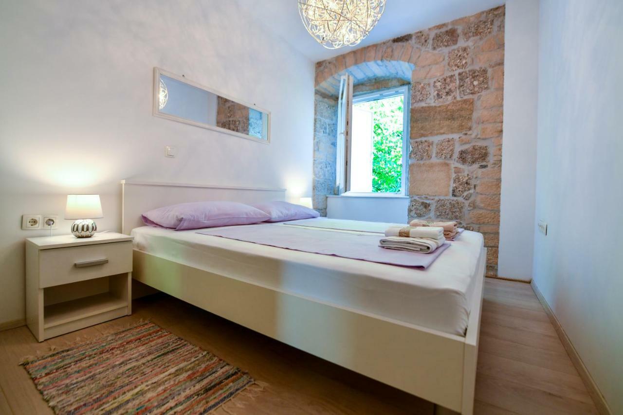 Mila Apartment Sinj Exterior foto